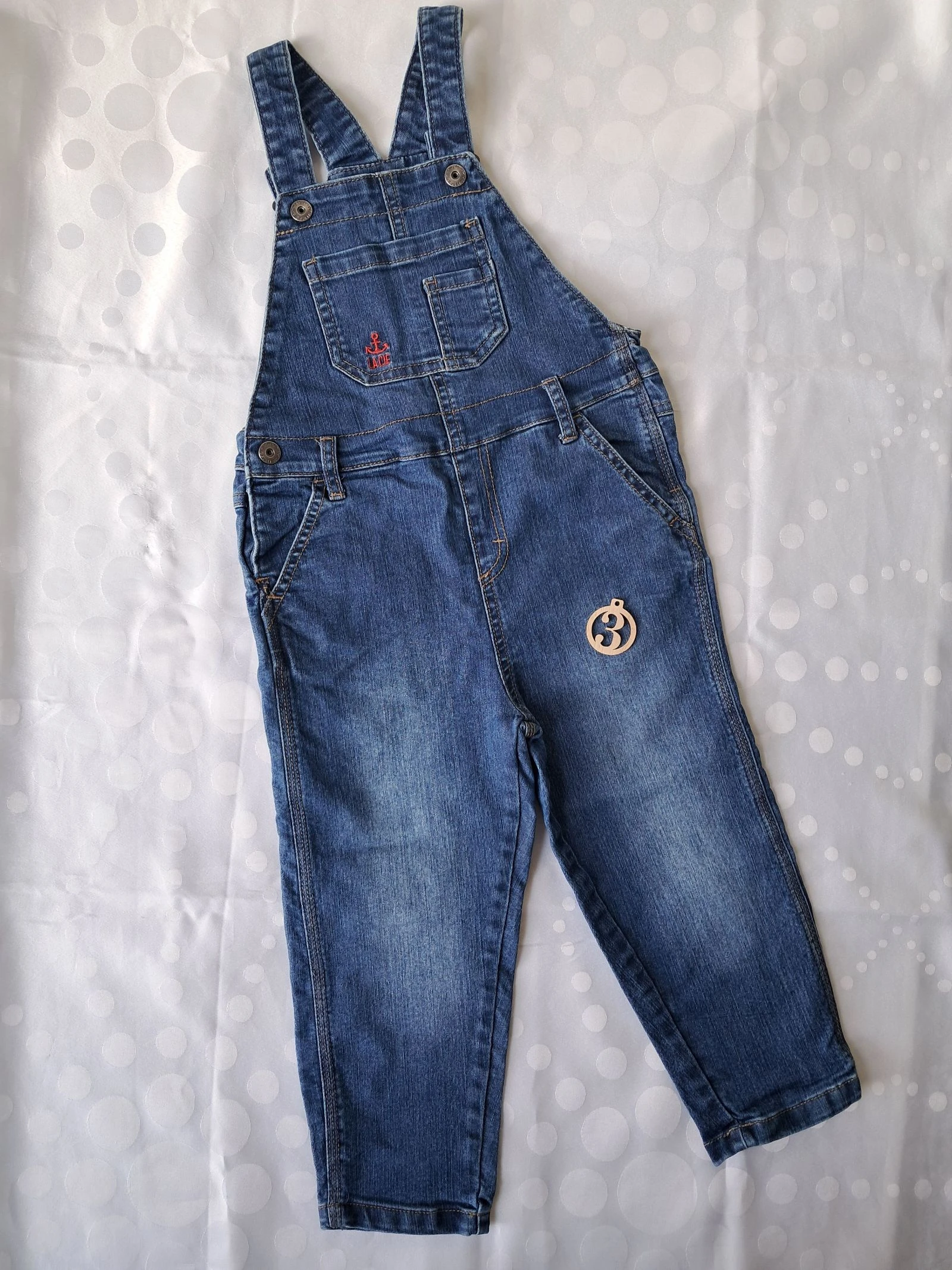 Salopette en jeans taille 3ans neuf 